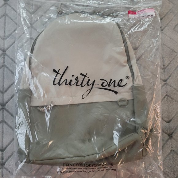 Thirty One Commuter Backpack - NWOT - Picture 6 of 8